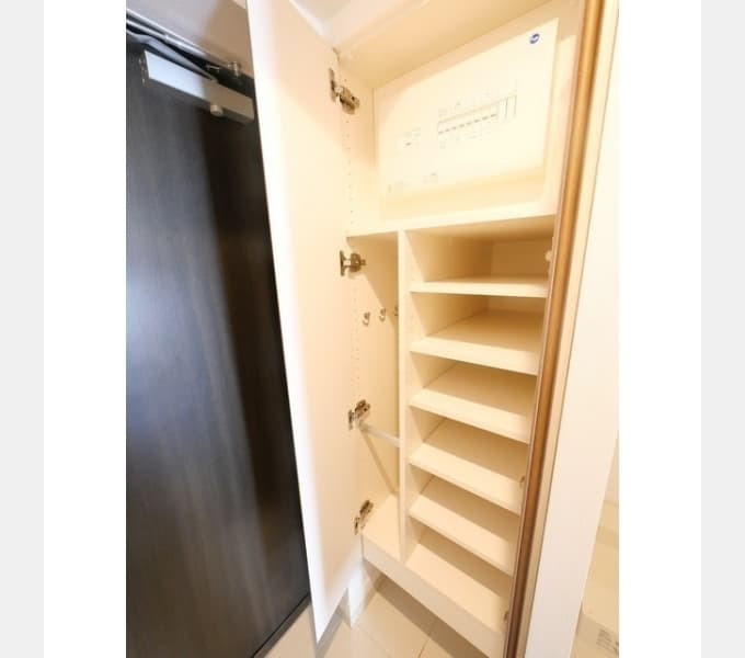 Room image 16