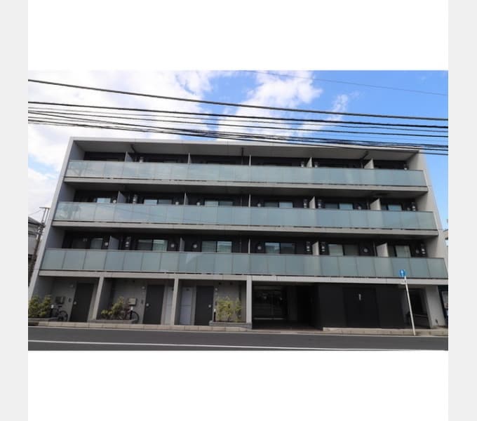 Main exterior of La Tierra Yokohama Rokkaku Bridge