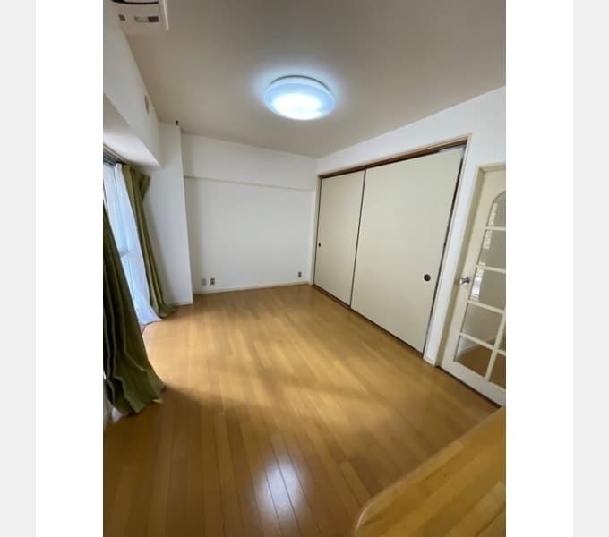 Room image 13