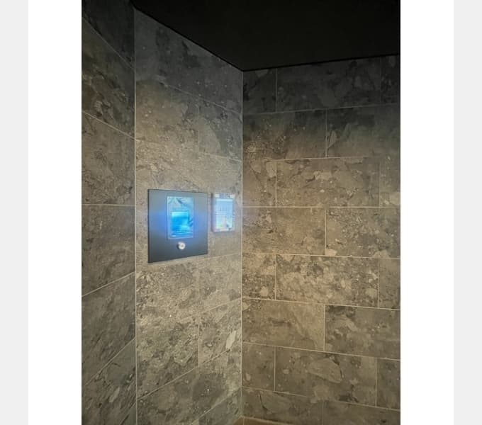 Room image 15