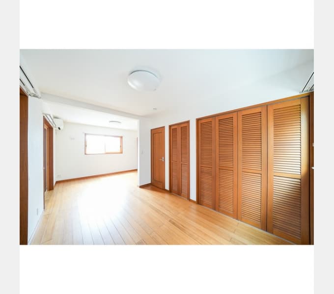 Room image 13