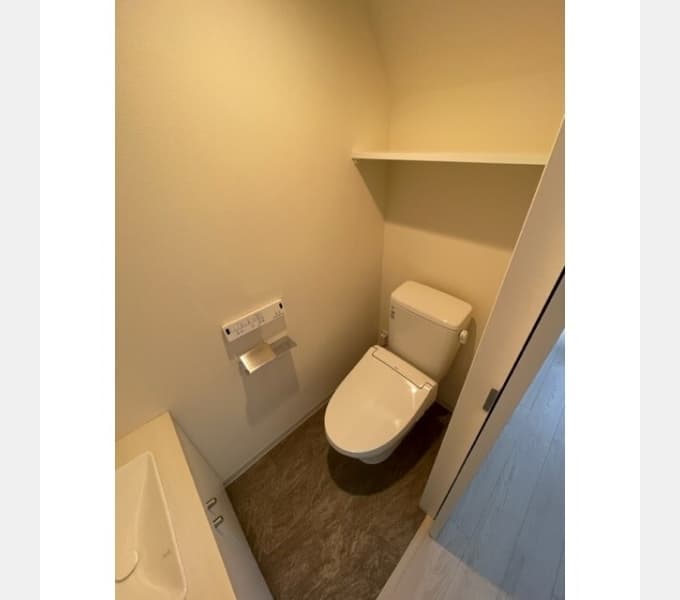Room image 8