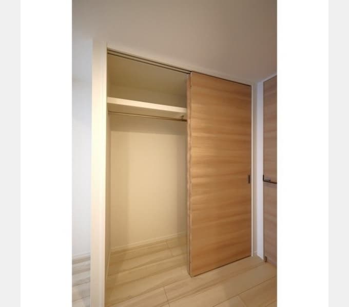 Room image 8