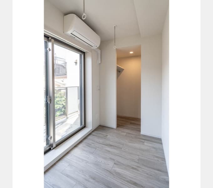 Room image 11