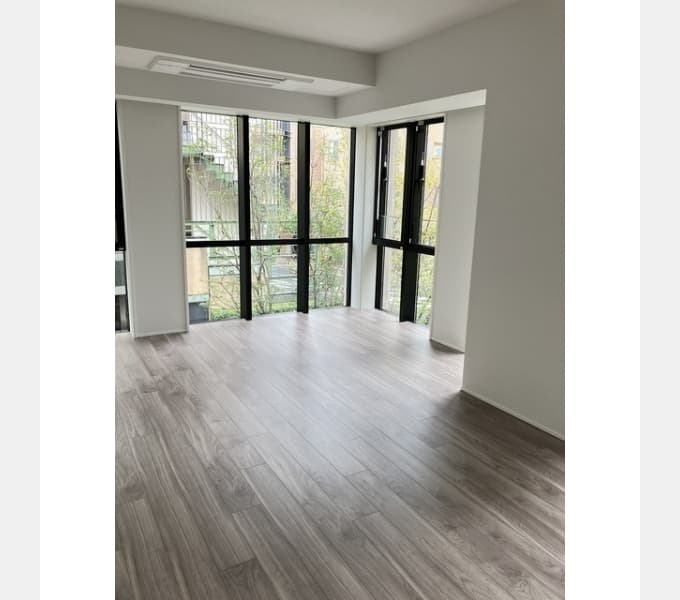Room image 16
