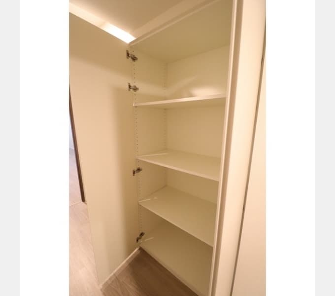 Room image 12