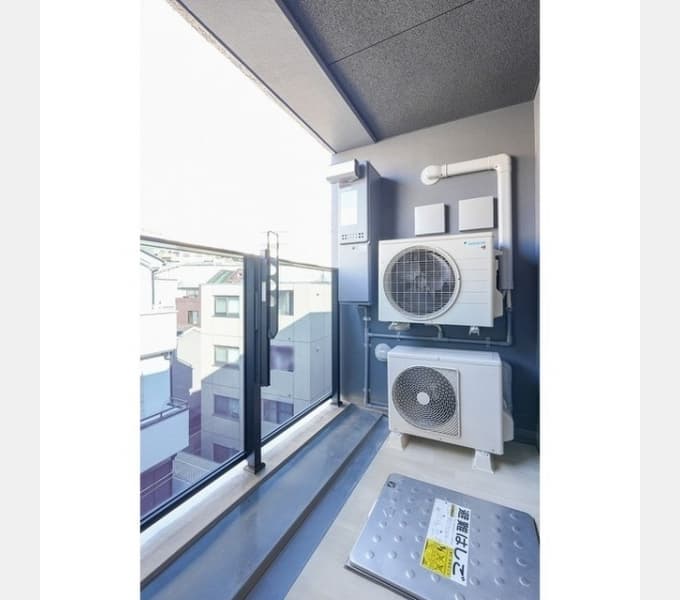 Room image 10
