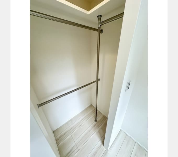 Room image 14