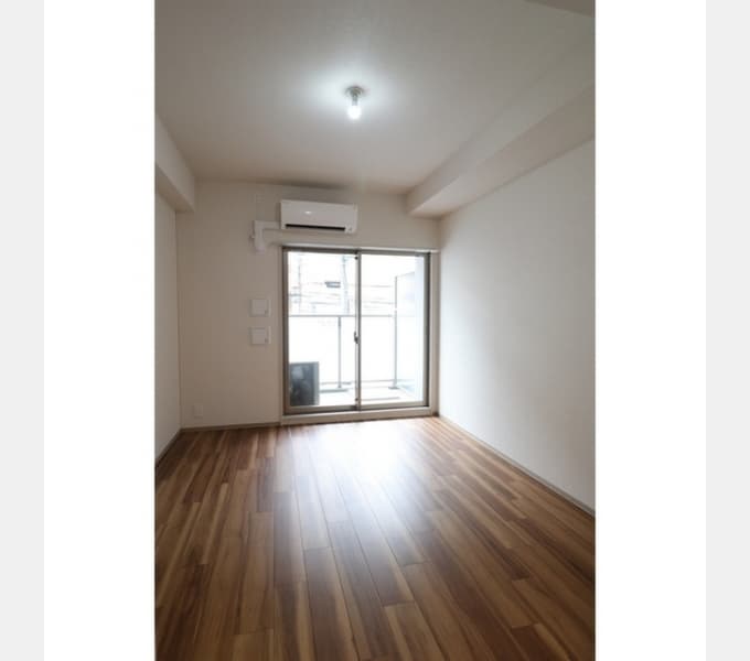 Room image 8