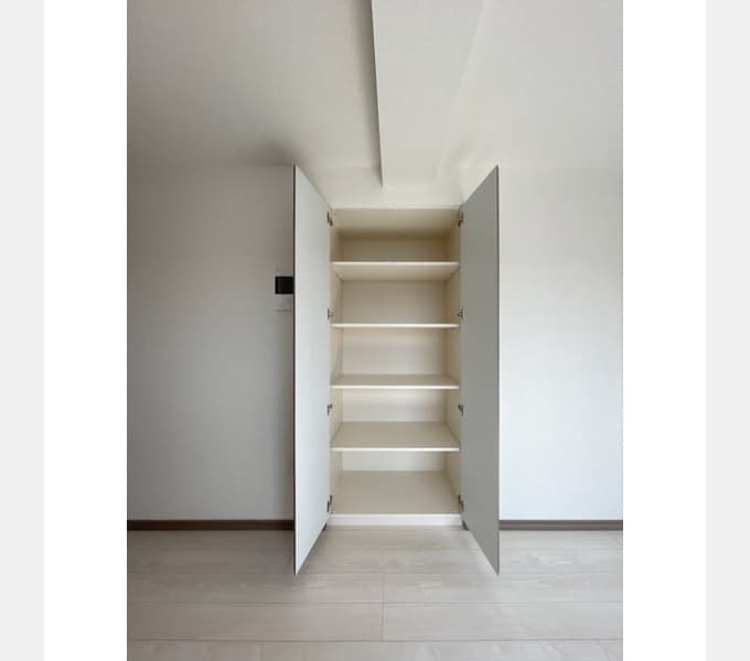 Room image 16