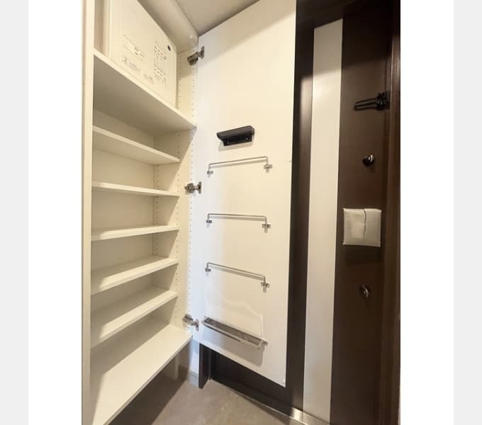 Room image 10