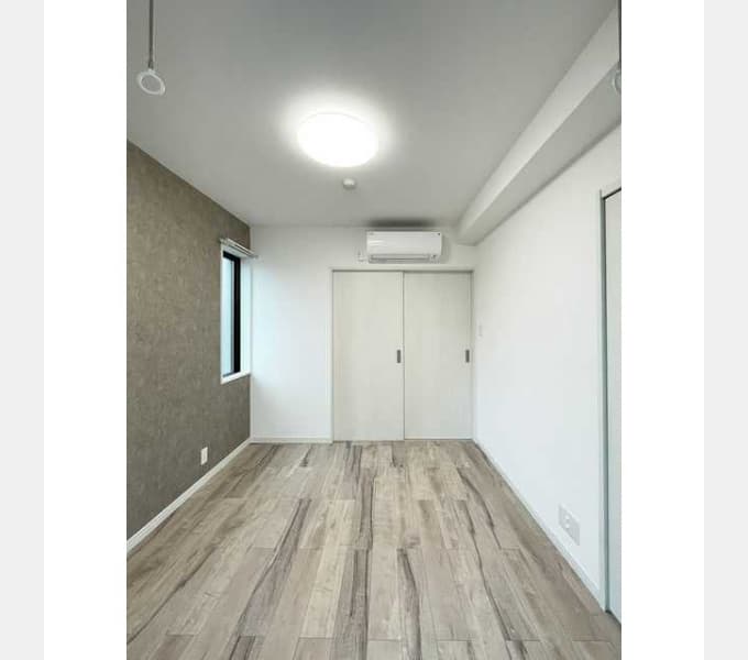 Room image 15
