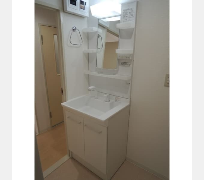 Room image 8