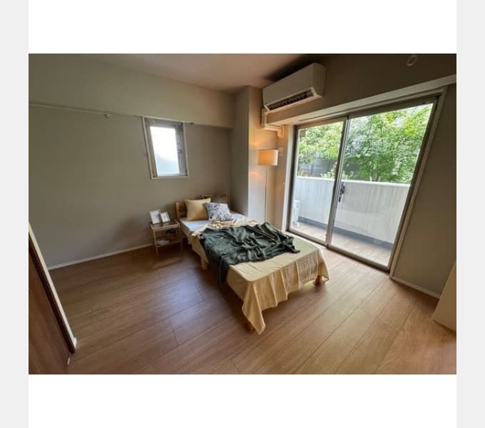 Room image 9