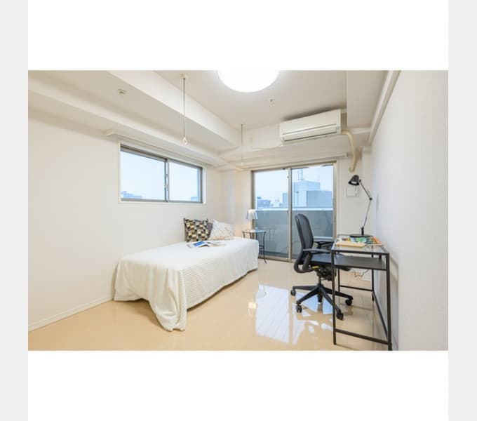 Room image 12