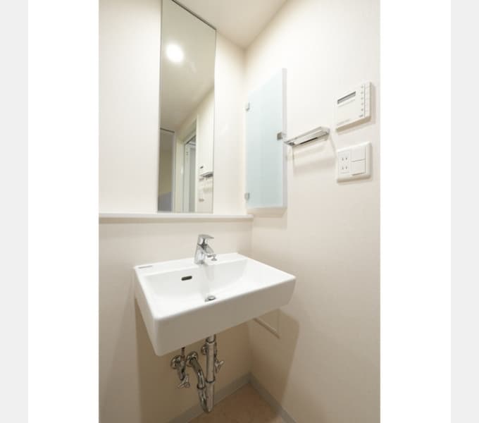 Room image 8