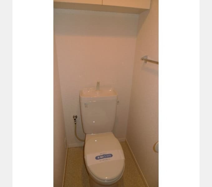 Room image 8