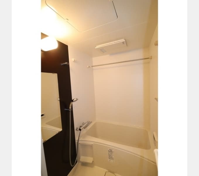 Room image 10