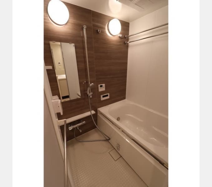 Room image 8