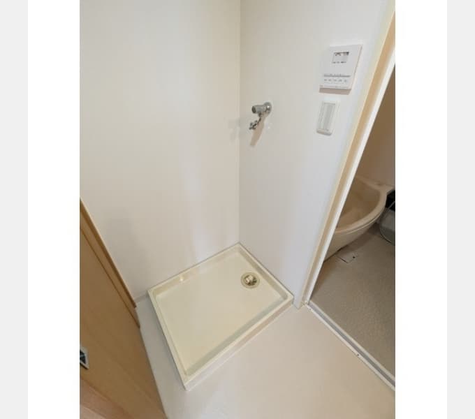 Room image 16