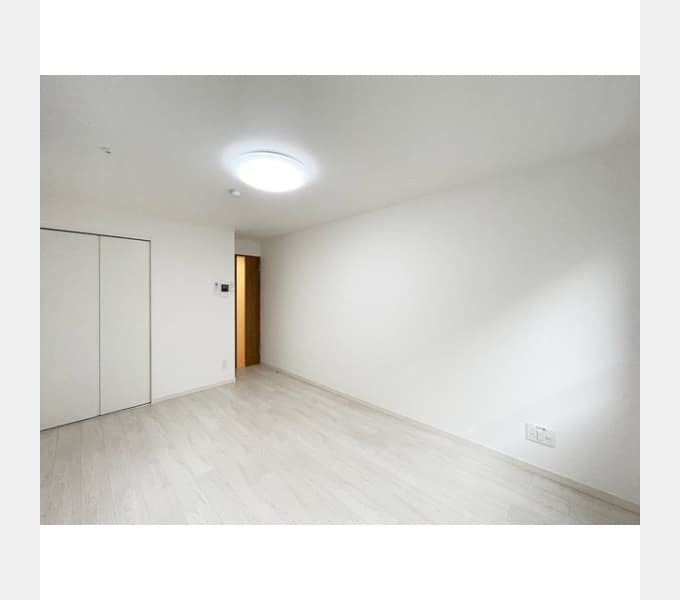 Room image 15