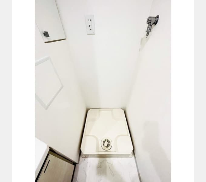 Room image 12