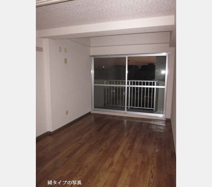 Room image 16