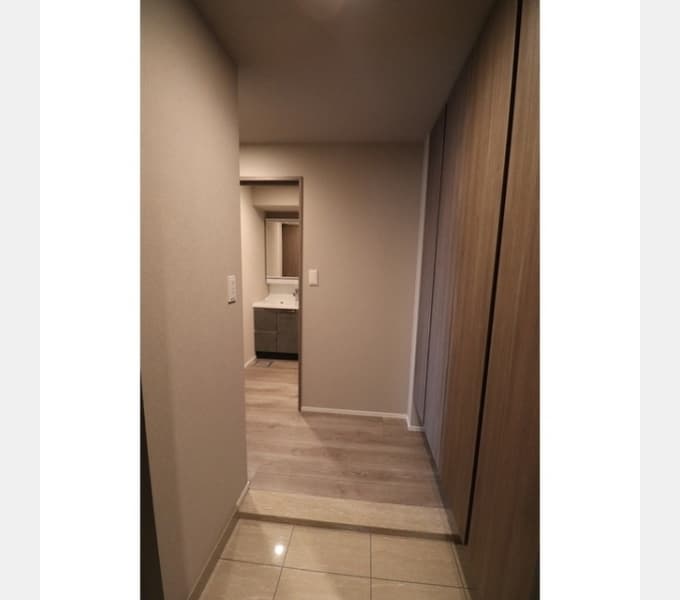 Preview interior of RJR Precia Minamihorie