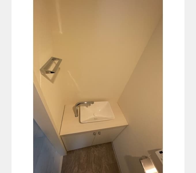 Room image 13