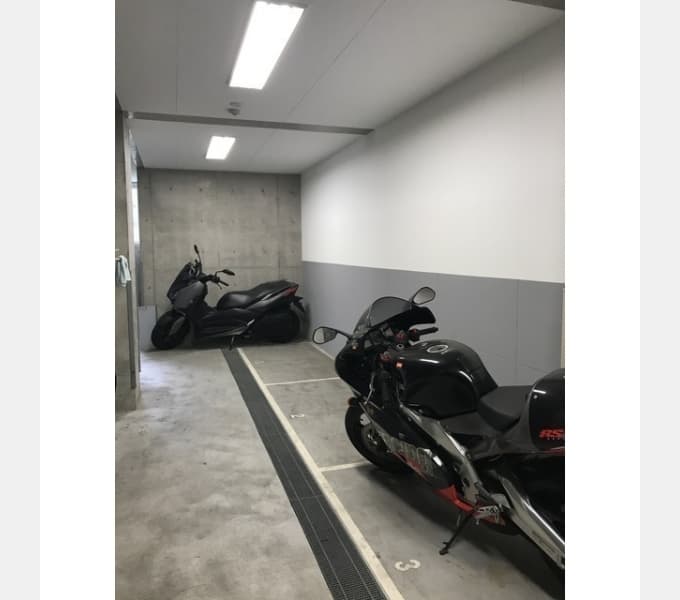 Room image 12