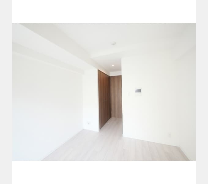 Room image 15