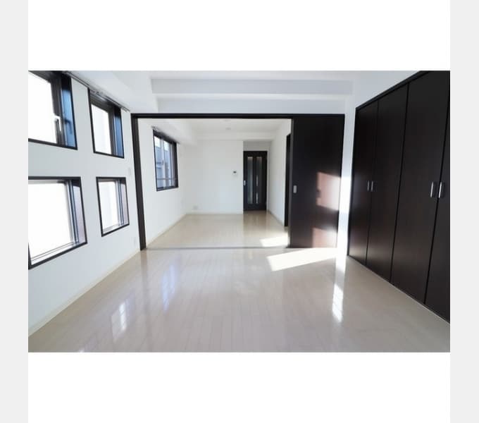Room image 16