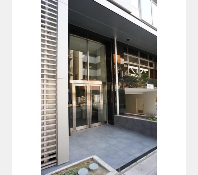 Preview interior of Le Maude Center North