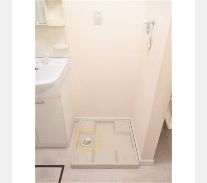 Room image 8