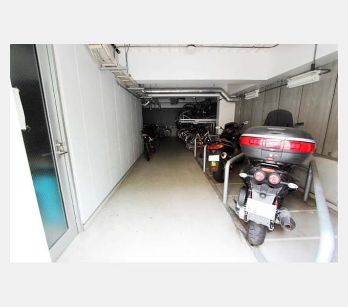 Room image 13
