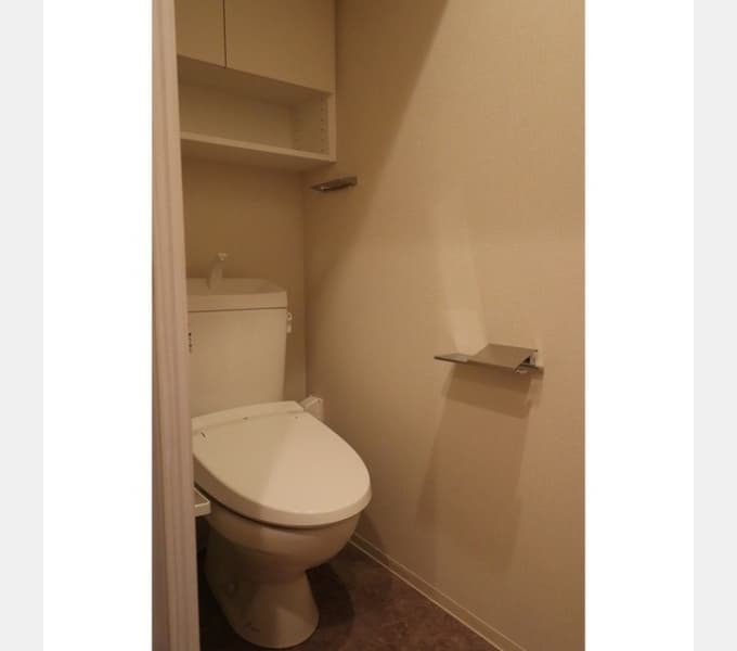 Room image 8