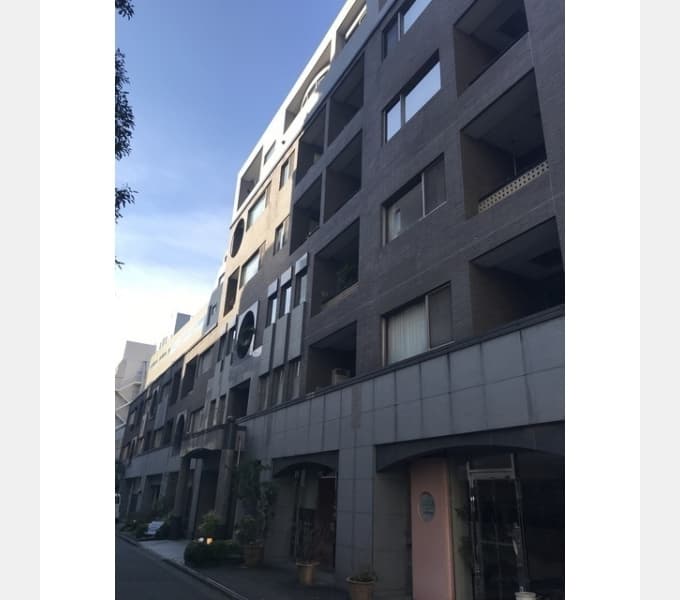 Main exterior of Palace Side Sanbancho