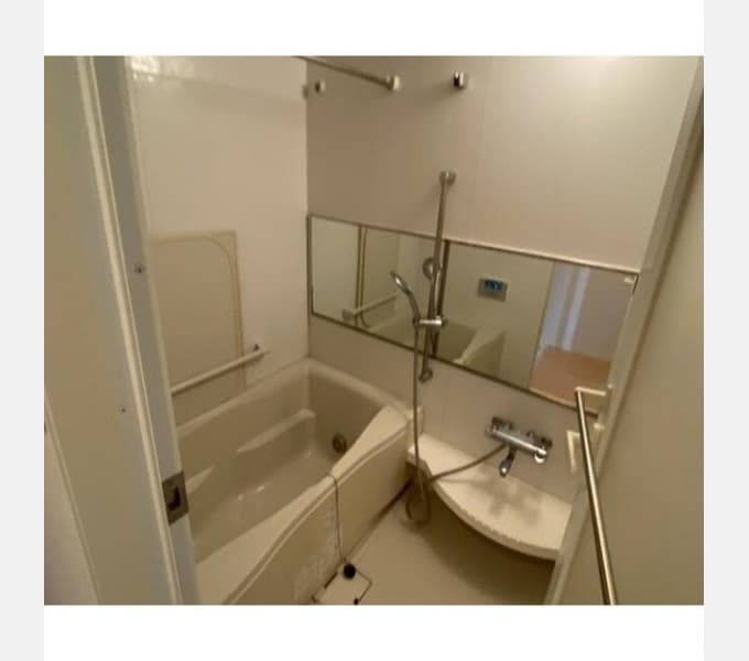 Room image 8