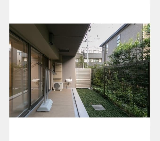 Room image 10