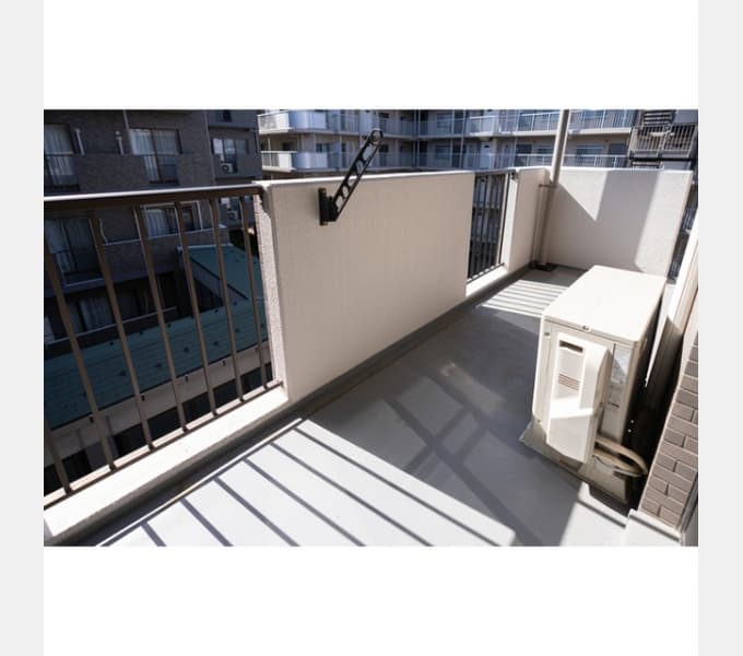 Room image 15