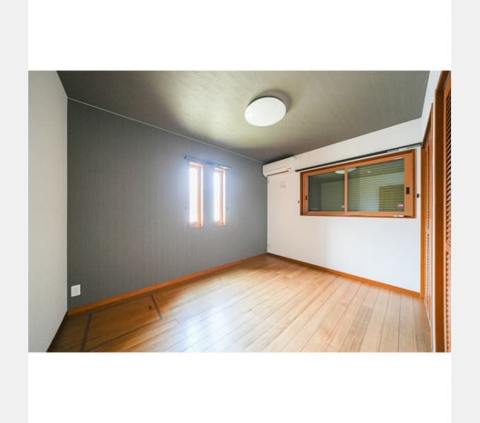 Room image 15