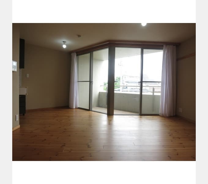 Room image 12