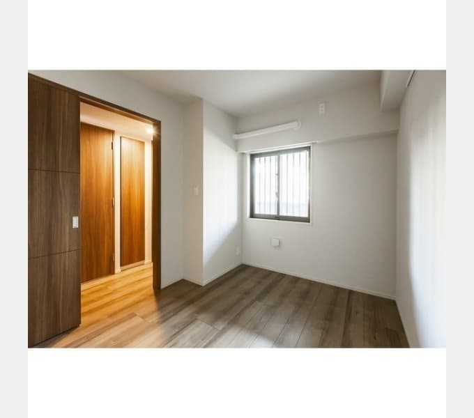 Room image 15