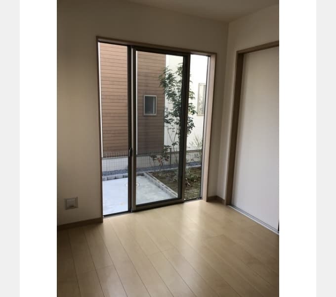 Room image 10