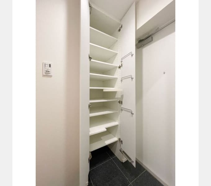 Room image 14