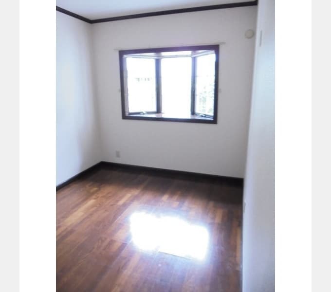 Room image 16