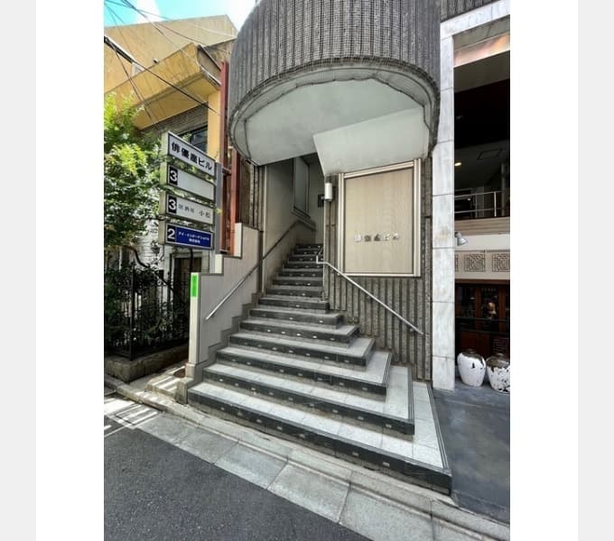 Preview interior of Haiyuza Building