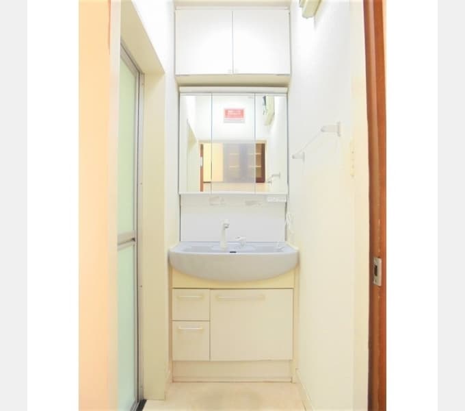 Room image 9
