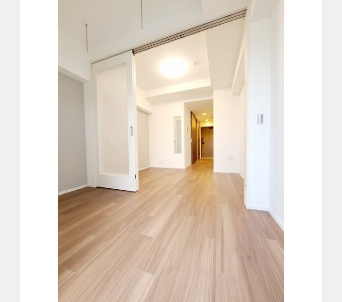 Room image 9