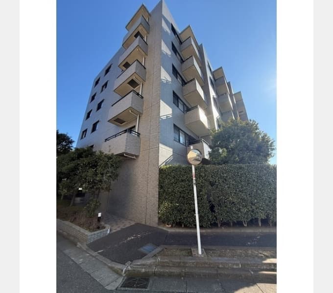 Main exterior of Gracia Yokohama Katakura